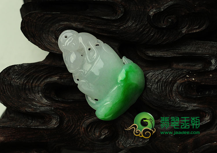 糯冰种飘翠缅甸翡翠灵猴献瑞挂件
