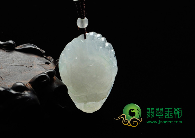 冰种略飘翠缅甸翡翠龙头挂件
