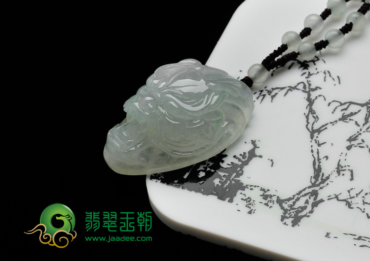 冰种略飘翠缅甸翡翠龙头挂件