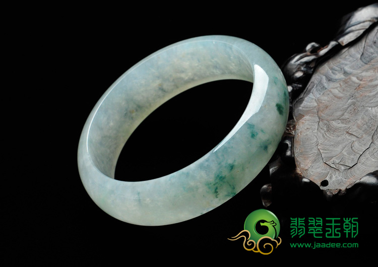 冰种飘花缅甸翡翠手镯（58.8mm）