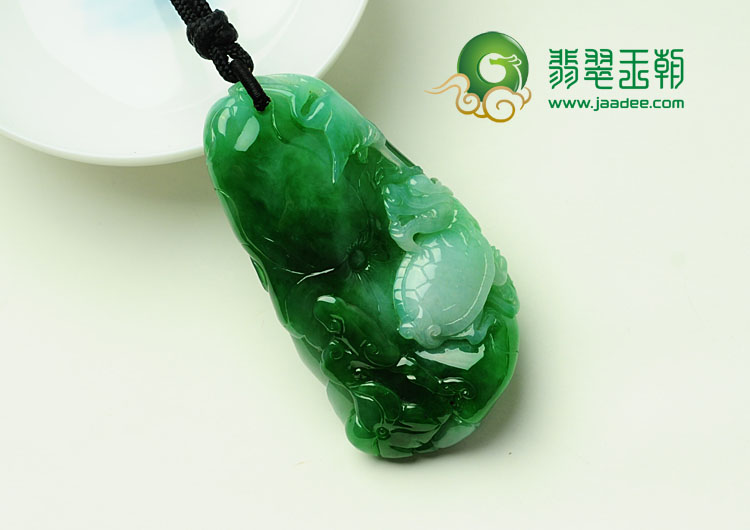 糯冰种阳绿缅甸翡翠独占鳌头挂件