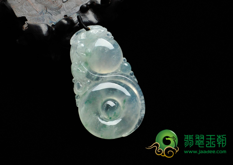 冰种飘花缅甸翡翠龙抱珠挂件