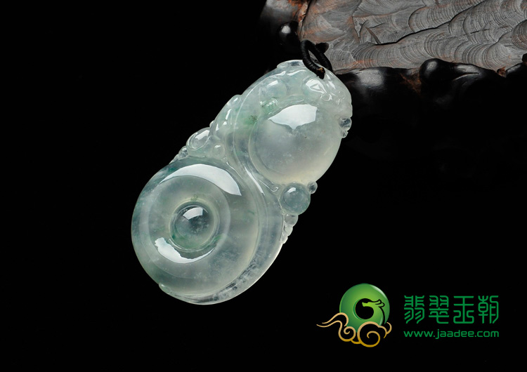 冰种飘花缅甸翡翠龙抱珠挂件