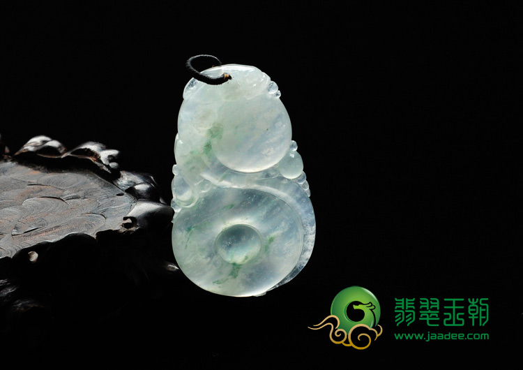 冰种飘花缅甸翡翠龙抱珠挂件
