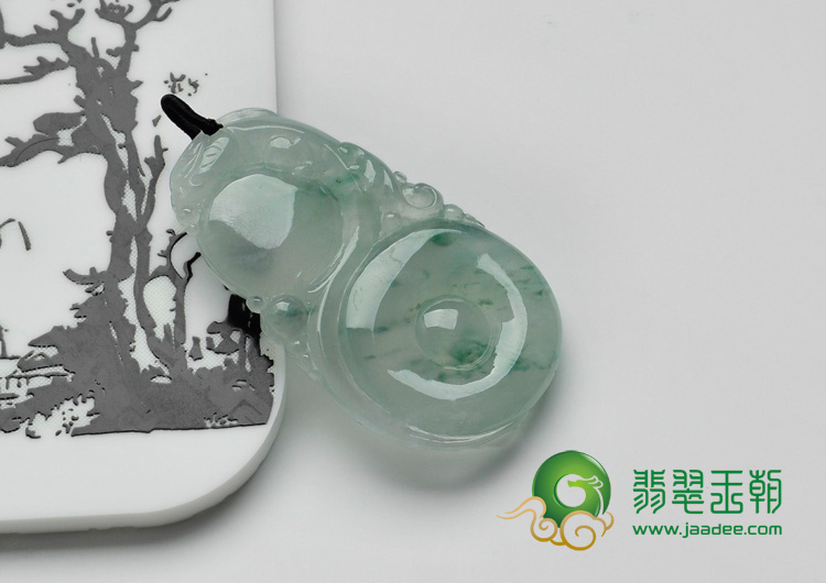 冰种飘花缅甸翡翠龙抱珠挂件