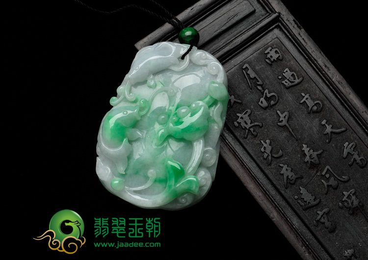 细糯种翠色缅甸翡翠年年有余挂件