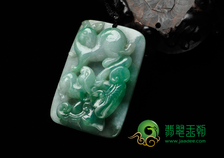细糯种蓝晴水略带黄翡缅甸翡翠双兔送福挂件