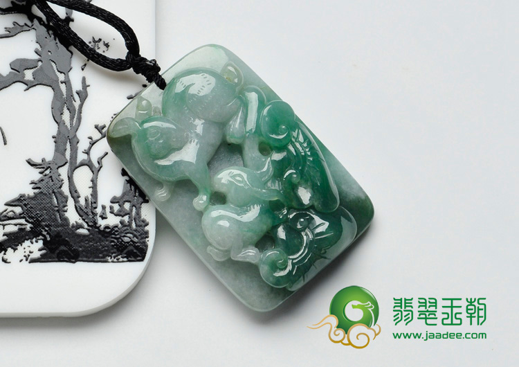 细糯种蓝晴水略带黄翡缅甸翡翠双兔送福挂件