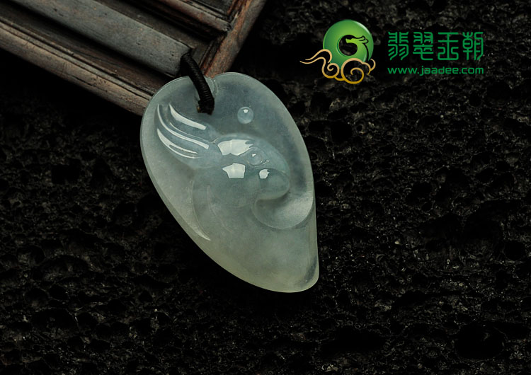 冰种缅甸翡翠玉兔挂件