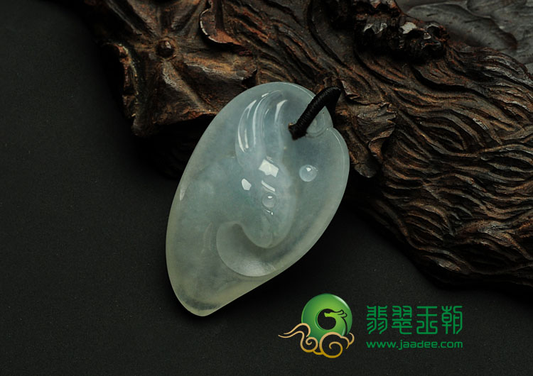 冰种缅甸翡翠玉兔挂件