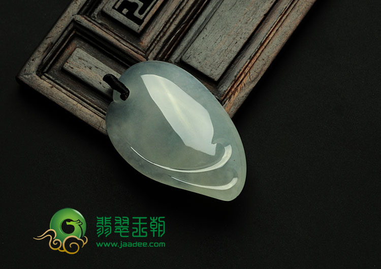 冰种缅甸翡翠玉兔挂件