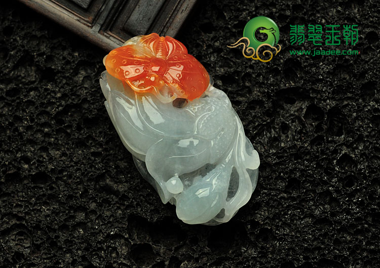 糯冰种红黄翡缅甸翡翠蝶恋花挂件
