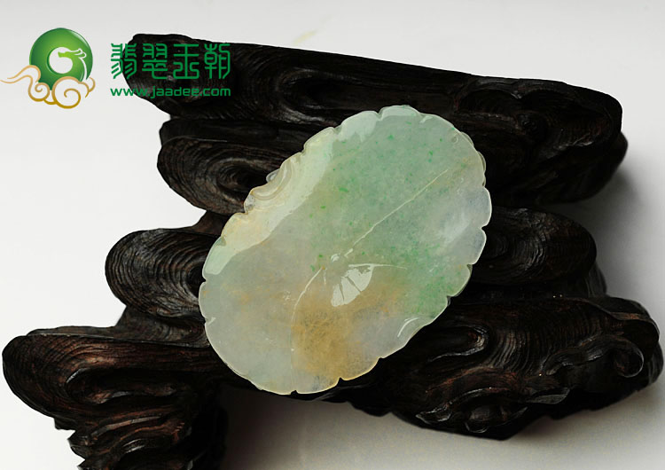 糯冰种淡三彩缅甸翡翠一路连科挂件