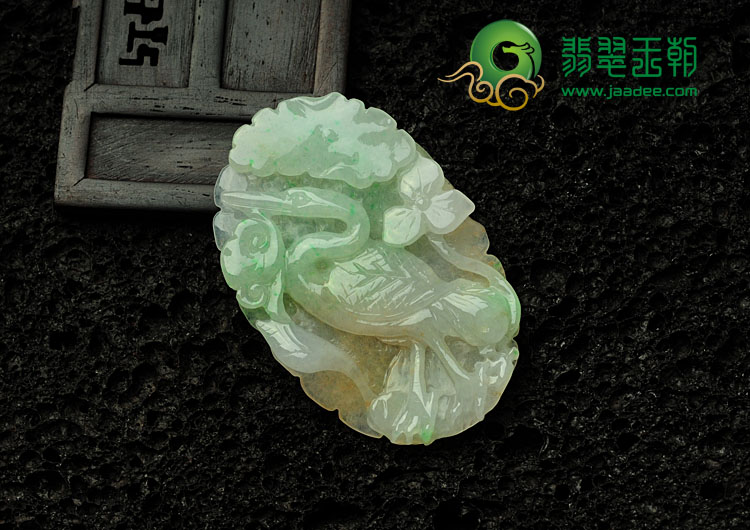 糯冰种淡三彩缅甸翡翠一路连科挂件
