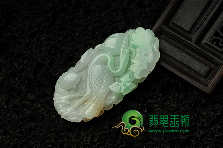 糯冰种淡三彩缅甸翡翠一路连科挂件
