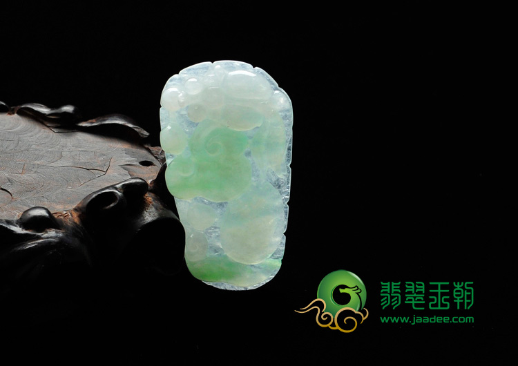 冰种翠色缅甸翡翠年年有余挂件