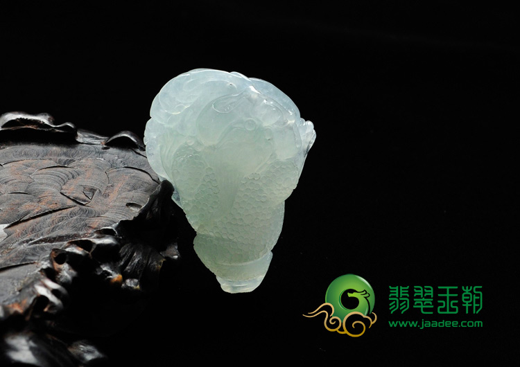 冰种晴水缅甸翡翠金蟾送宝挂件