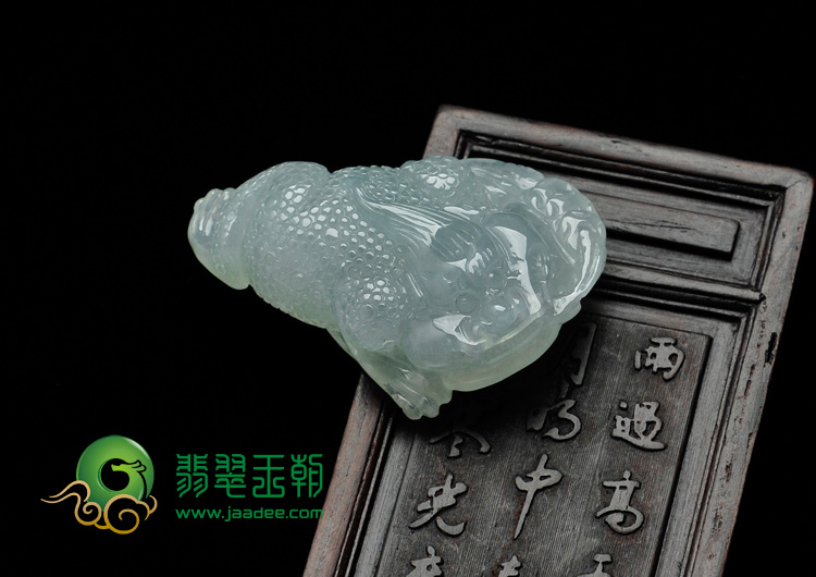 冰种晴水缅甸翡翠金蟾送宝挂件