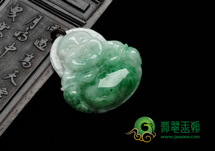糯冰种翠绿缅甸翡翠玉佛挂件