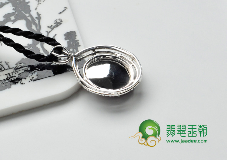 糯冰种褐黄翡缅甸翡翠镶白金胸坠（真钻）