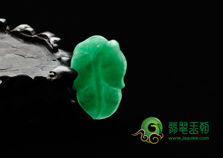 糯冰种苹果绿满绿缅甸翡翠叶子挂件