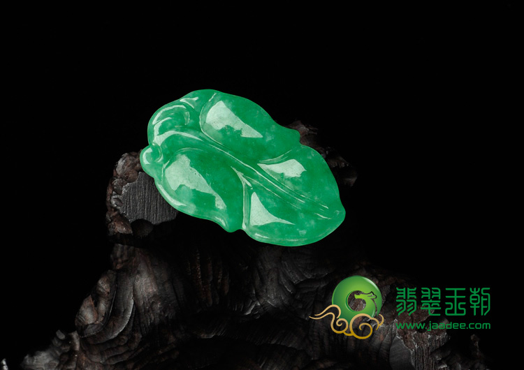 糯冰种苹果绿满绿缅甸翡翠叶子挂件