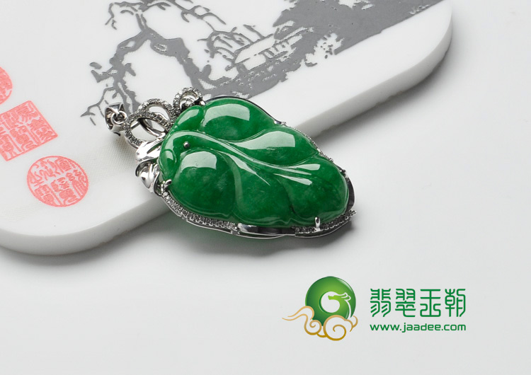 糯冰种正阳绿满绿缅甸翡翠镶白金金枝玉叶胸坠（真钻）