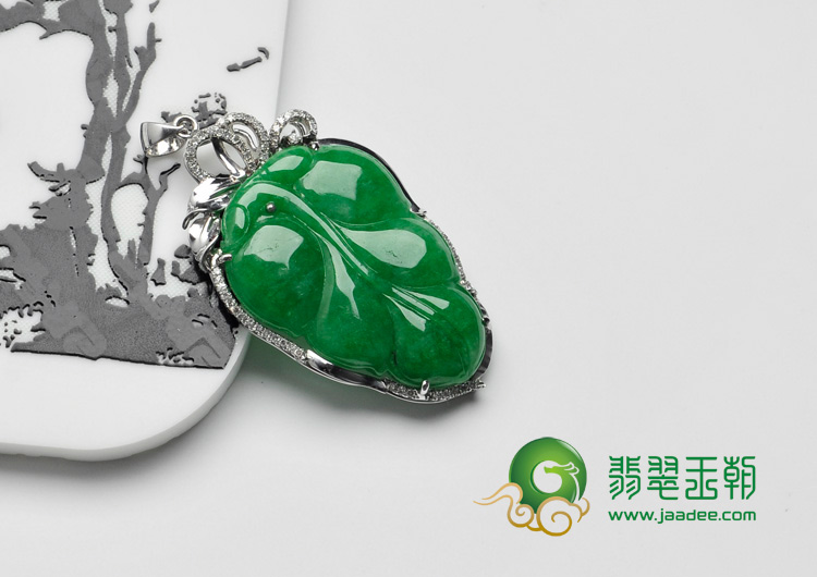 糯冰种正阳绿满绿缅甸翡翠镶白金金枝玉叶胸坠（真钻）