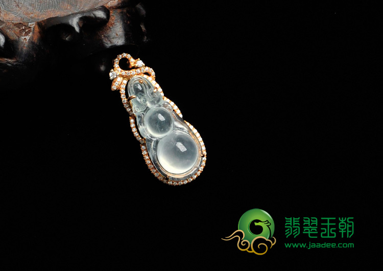 冰玻种缅甸翡翠包玫瑰金葫芦胸坠（奥钻）