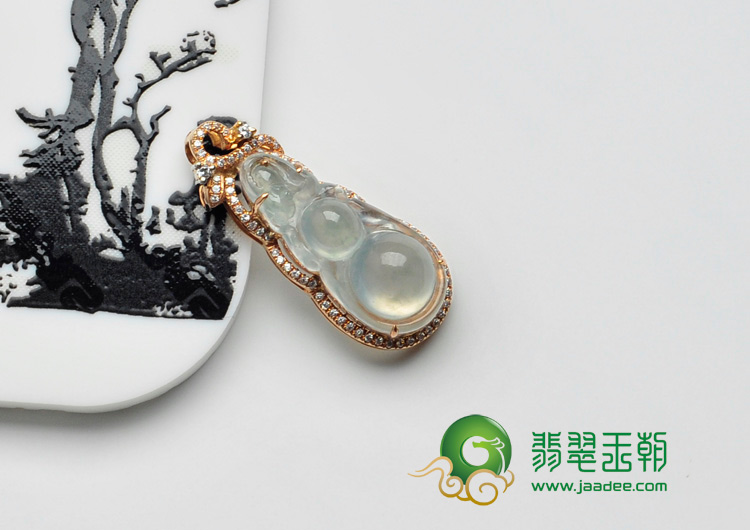 冰玻种缅甸翡翠包玫瑰金葫芦胸坠（奥钻）