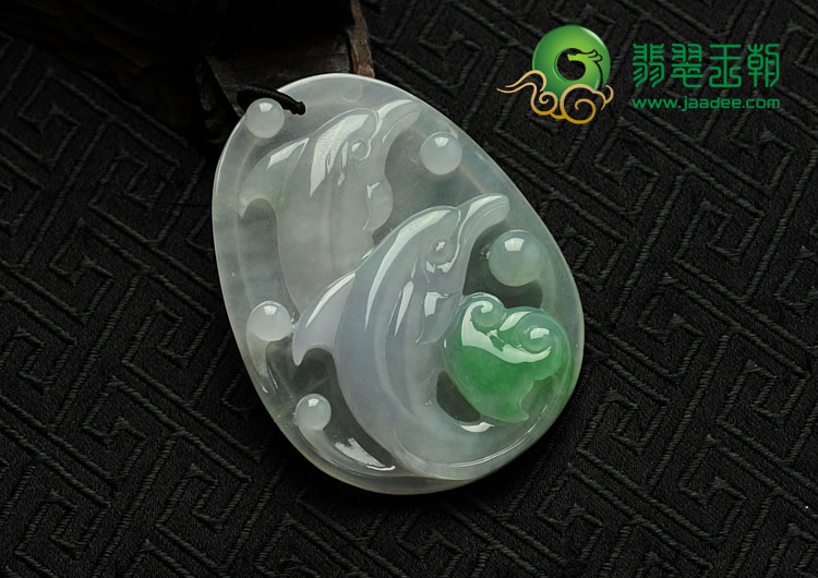 冰种飘翠缅甸翡翠海豚挂件