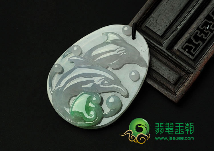 冰种飘翠缅甸翡翠海豚挂件