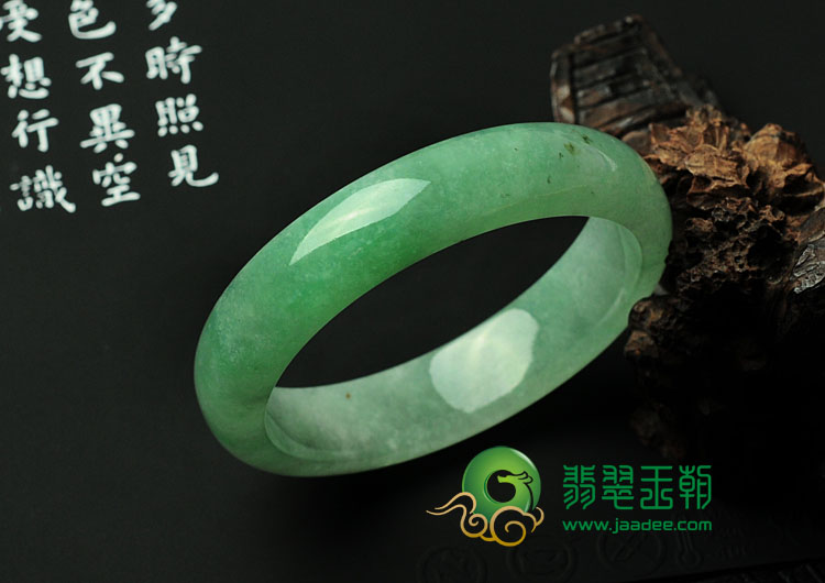 糯冰种晴水缅甸翡翠手镯（52.3mm）