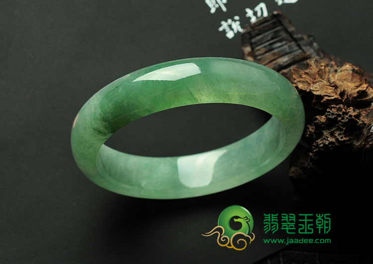 冰种晴水缅甸翡翠手镯（52.4mm）