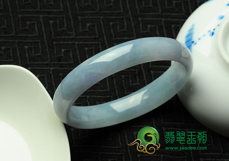 冰种紫罗兰缅甸翡翠贵妃镯（53.7mm-46.2mm）
