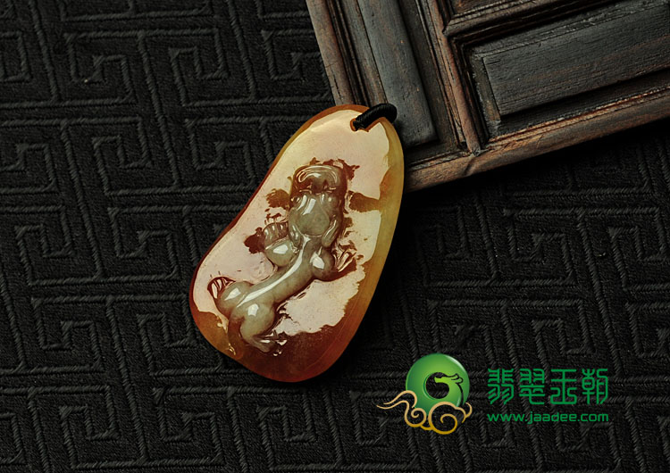 feicui糯冰种红黄翡缅甸翡翠螭龙挂件