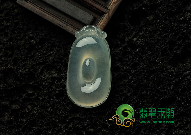 冰玻种淡晴水缅甸翡翠福在眼前挂件