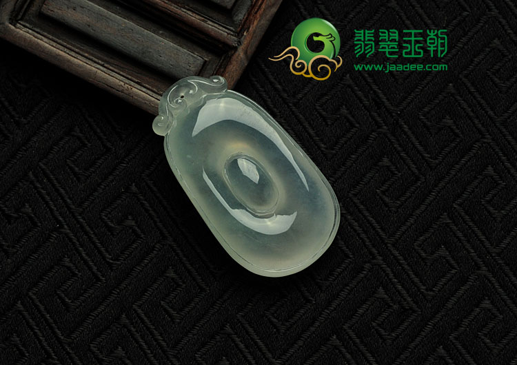 冰玻种淡晴水缅甸翡翠福在眼前挂件