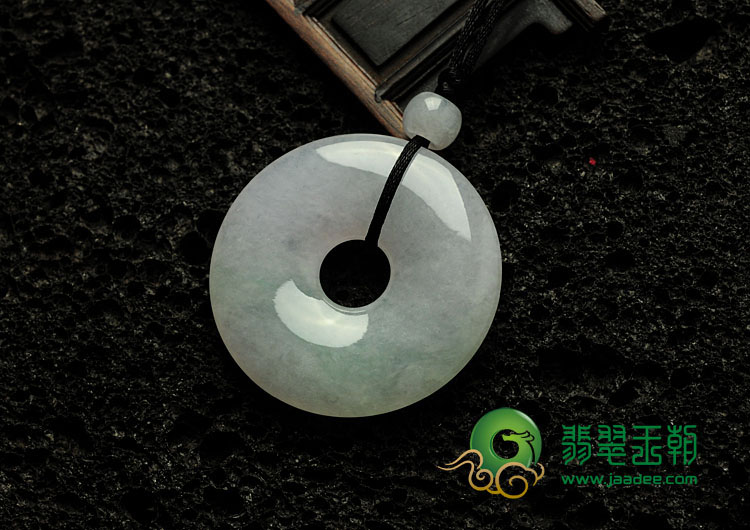 糯冰种春带彩缅甸翡翠平安扣挂件