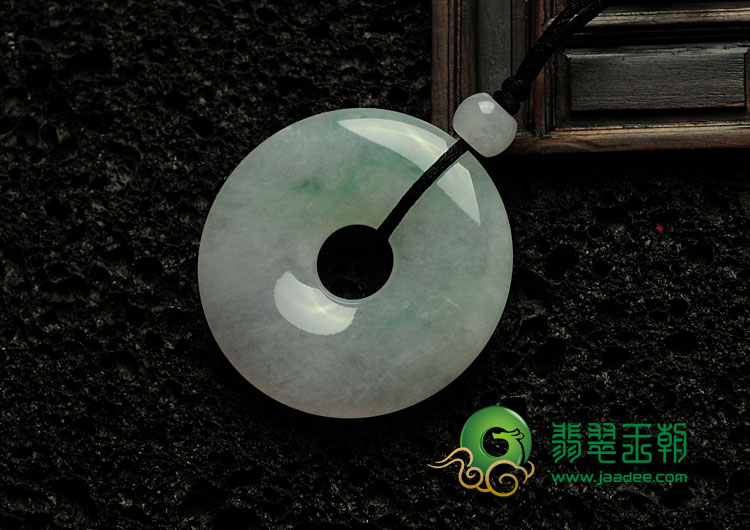 糯冰种春带彩缅甸翡翠平安扣挂件