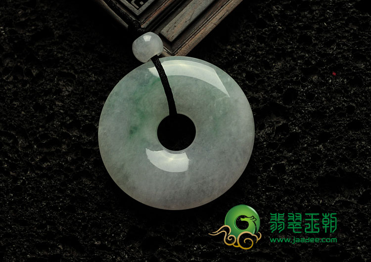糯冰种春带彩缅甸翡翠平安扣挂件