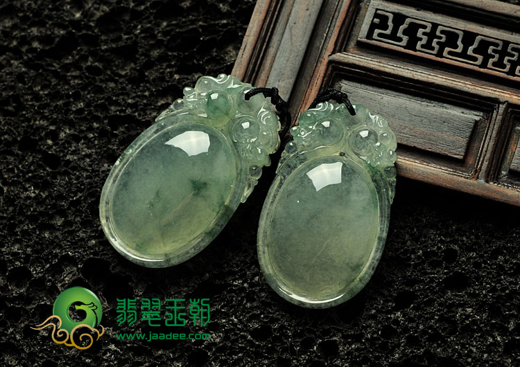 冰种飘花缅甸翡翠双龙戏珠挂件（一对）