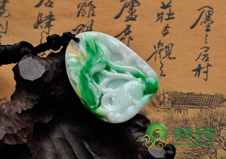 糯冰种阳绿缅甸翡翠年年有余挂件