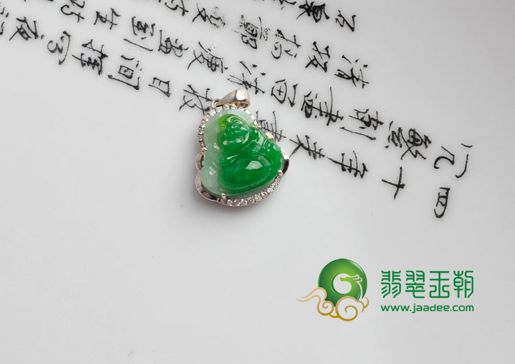 糯冰种阳绿缅甸翡翠包白金玉佛胸坠（真钻）