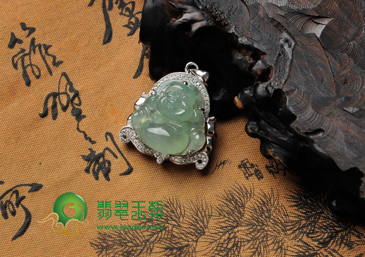 冰种晴水缅甸翡翠包白金玉佛胸坠（真钻）