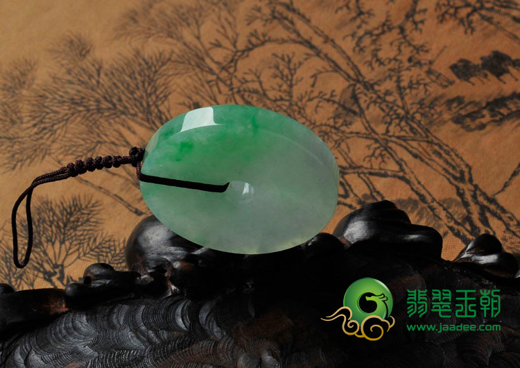  糯冰种飘阳绿缅甸翡翠平安扣挂件