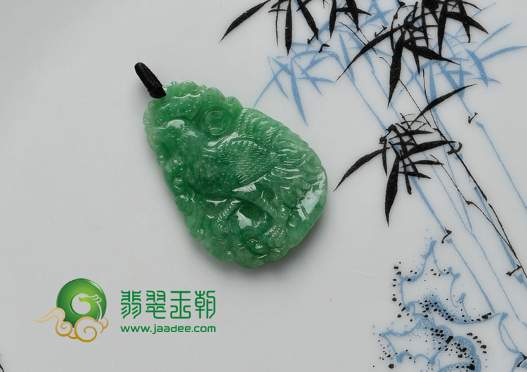 糯冰种满绿缅甸翡翠金鸡挂件