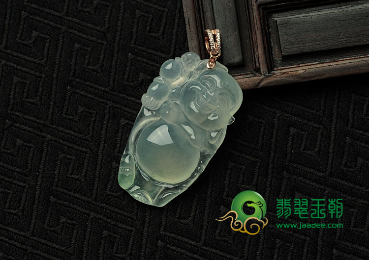冰种缅甸翡翠逍遥佛挂件
