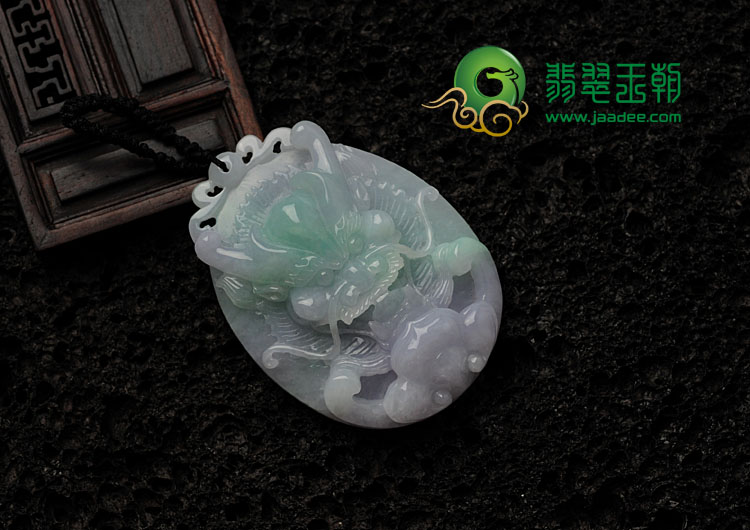糯冰种春带彩缅甸翡翠帝王之相挂件