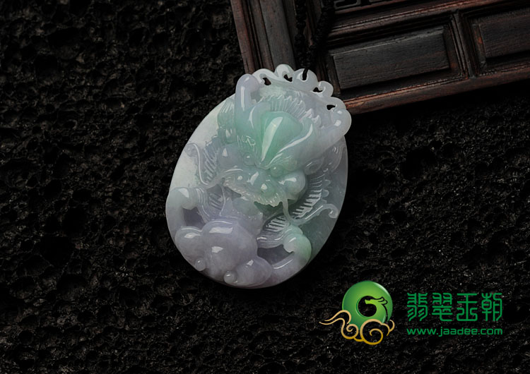 糯冰种春带彩缅甸翡翠帝王之相挂件